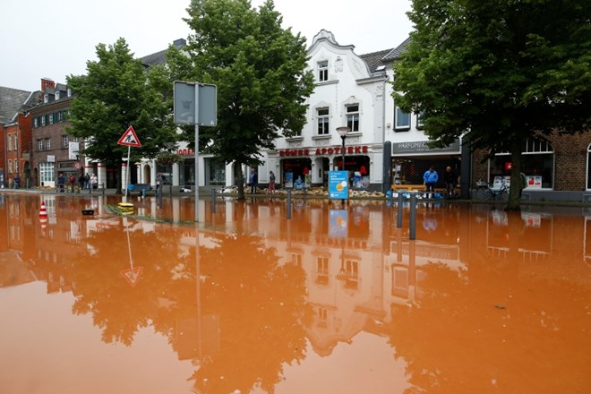 #Foto #Video Več kot 100 mrtvih v poplavah v Nemčiji in Belgiji, prek 1000 ljudi še pogrešajo