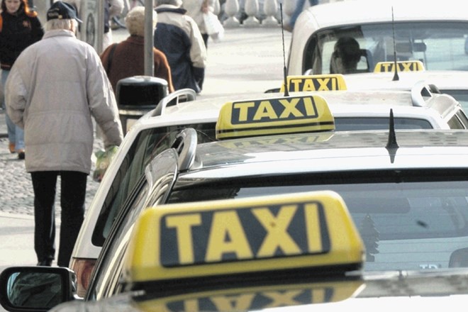 Taksisti so se odločili, da bodo   brezplačen prevoz na volišče prebivalcem domov za starejše omogočali tudi v prihodnje.