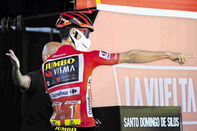 Slovenski kolesarski as Primož Roglič je po šesti etapi znova oblekel majico vodilnega na dirki po Španiji.