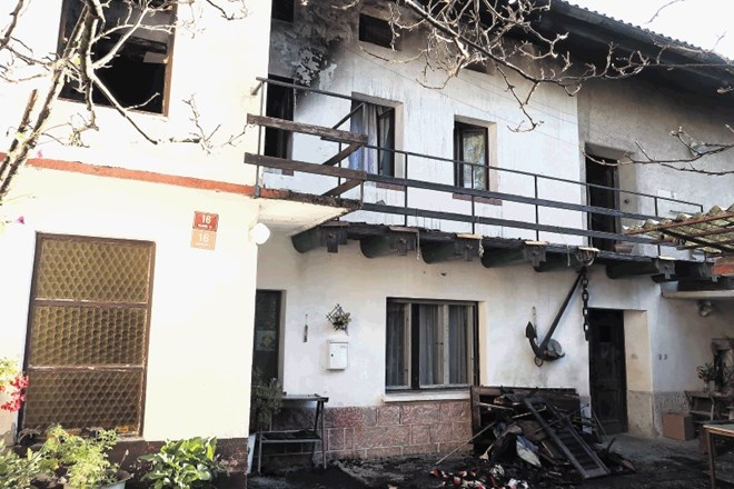 Požar v Anhovem pogoltnil hišo in stanovalko