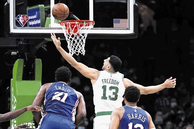 Svoj novi priimek ima Enes Kanter Freedom zapisan že tudi na dresu moštva Boston Celtics, za katero igra v ligi NBA.