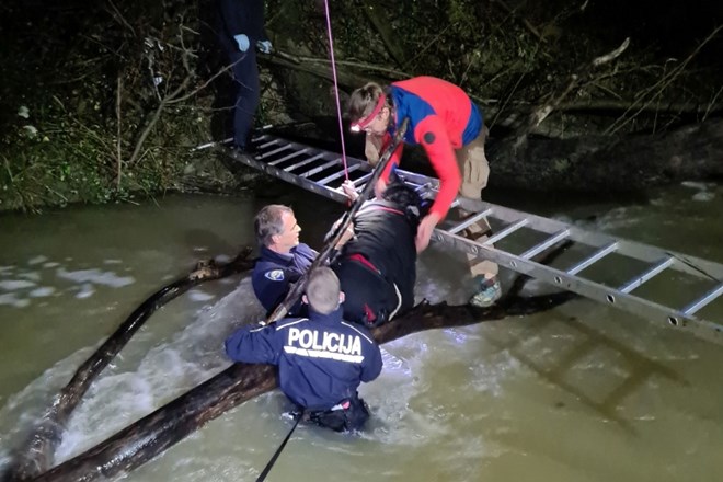 Slovenski in hrvaški policisti so v sredo zvečer iz Dragonje rešili 47-letno Turkinjo. Takrat še niso vedeli, da je močan tok...