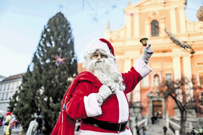 Poleg Miklavža in domačega dedka Mraza je vedno bolj popularen uvoženi Božiček.