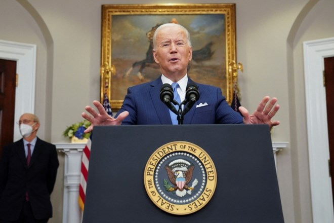 Ameriški predsednik Joe Biden je v četrtek izrazil prepričanje, da bi Rusija lahko Ukrajino napadla v februarju.