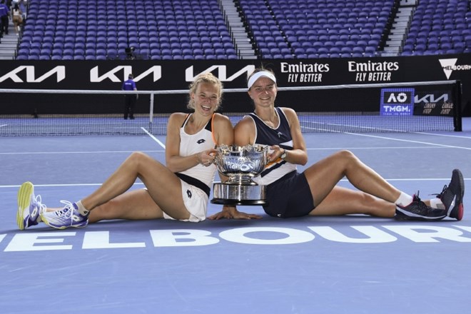 Čehinji Barbora Krejčikova in Katerina Siniakova sta zmagovalki teniškega odprtega prvenstva Avstralije v Melbournu v...