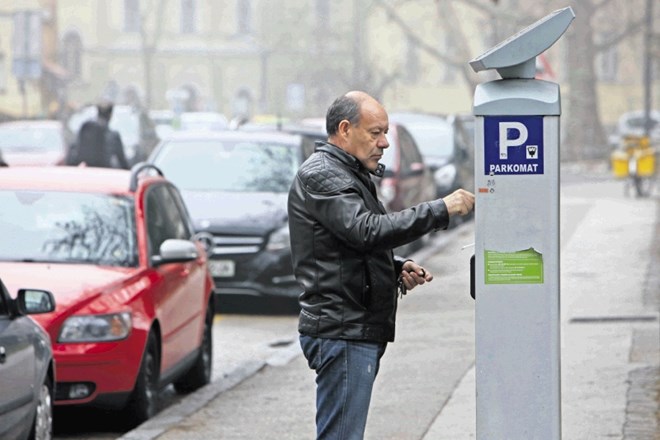 Z marcem boste lahko tudi v Ljubljani  parkiranje plačali prek mobilne aplikacije.