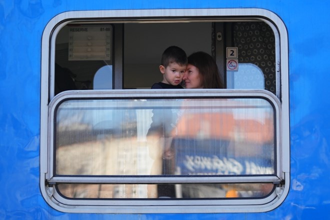 V zadnjih 24 urah je na Poljsko prispelo 35.000 beguncev iz Ukrajine.