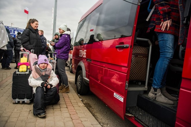 #foto Od začetka ruske invazije iz Ukrajine na Poljsko prispelo 115.000 beguncev