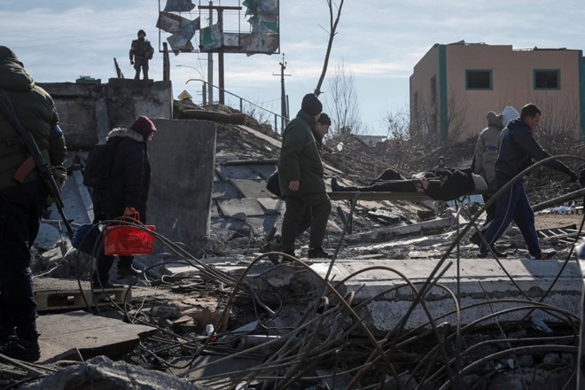 Ruska stran o poslabšanju humanitarnih razmer v Ukrajini; v bližini Kijeva streli na civiliste med poskusom evakuacije