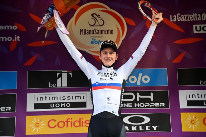 Matej Mohorič zmagal na kolesarski dirki Milano - Sanremo
