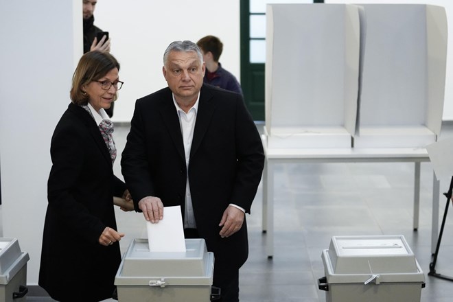 Napeta volilna noč: Orban začel s prednostjo