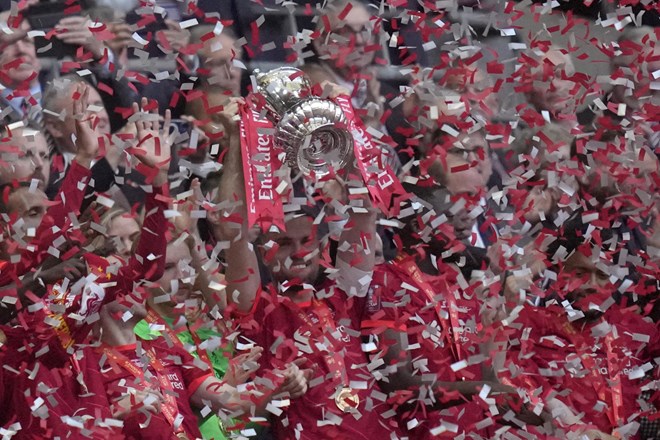 #foto Liverpoolu še drugi angleški pokal v sezoni