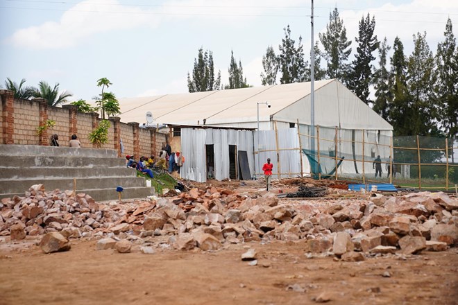 Letalo z migranti na vzletni stezi čakalo usodo leta v Ruando