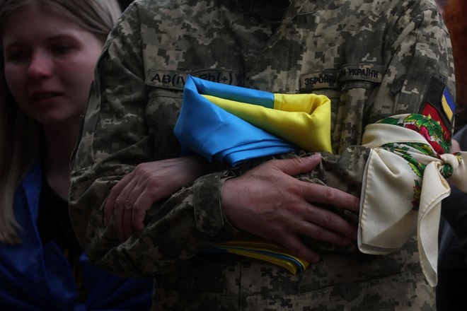 #video Novi letalski napadi na Kijev, domnevna predaja borcev ukrajinskega bataljona Ajdar