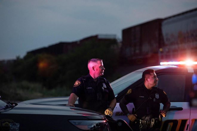 #foto #video Teksas: 46 nezakonitih priseljencev se je zadušilo v prikolici tovornjaka