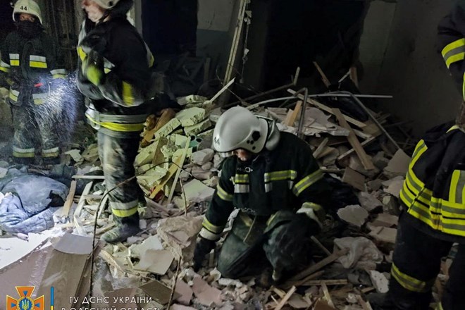 V raketnem napadu v ukrajinski regiji Odesa najmanj 17 mrtvih
