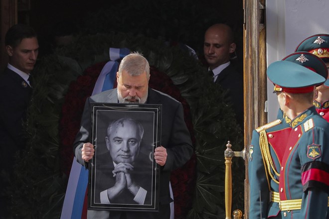 #foto V Moskvi pokopali Gorbačova