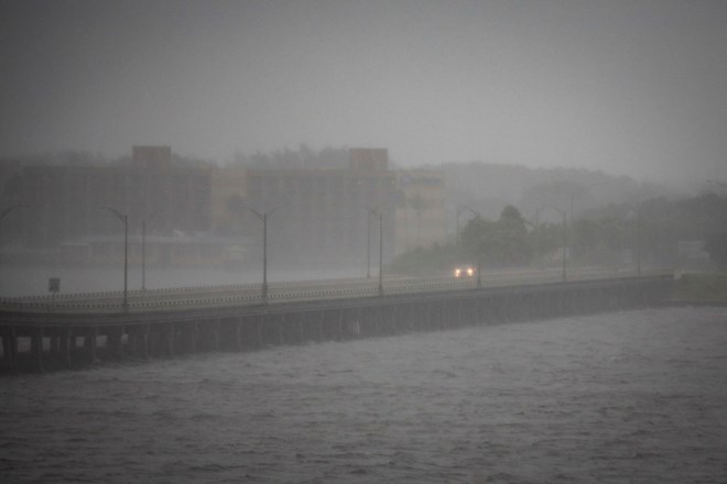 #foto #video Orkan Ian se je med približevanjem Floridi okrepil