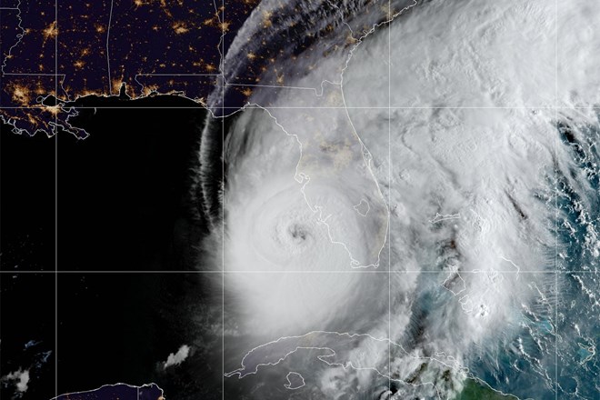 #foto #video Orkan Ian se je med približevanjem Floridi okrepil