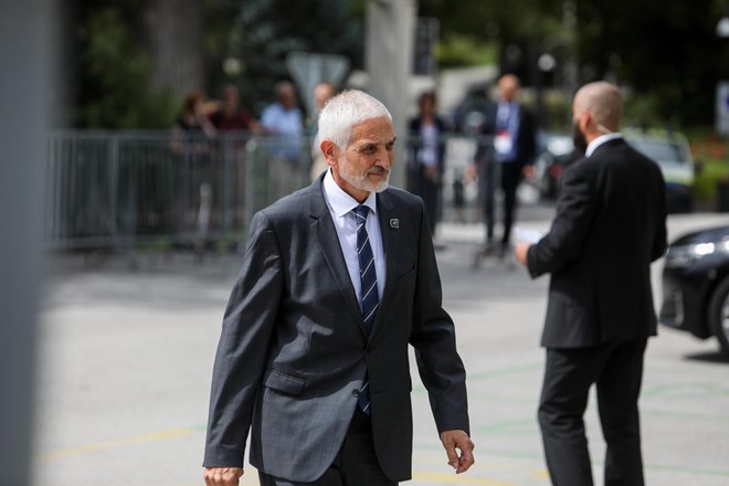 Florjančič iz odločanja o primeru Janševe razžalitve novinark izločil sodnico Barbaro Zobec