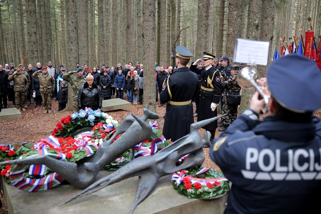 #foto: Na Osankarici slovesnost ob 80. obletnici padca Pohorskega bataljona