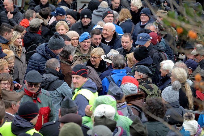#foto: V Dražgoše ponovno nekaj tisoč obiskovalcev