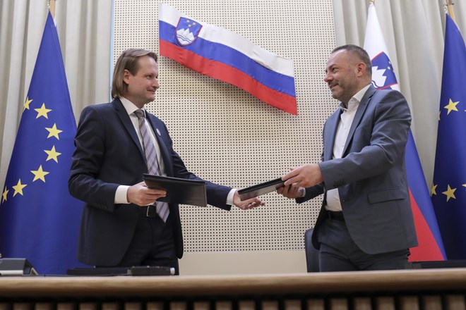 Vlada potrdila sporazum s Fidesom, močno zvišala minimalno plačo in dodelila denar za letalsko povezljivost Slovenije