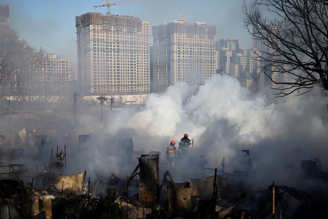 #foto: Zaradi obsežnega požara v Seulu evakuirali na stotine ljudi