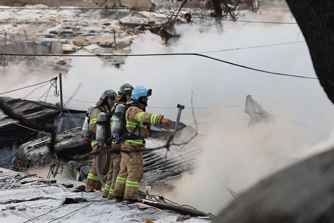 #foto: Zaradi obsežnega požara v Seulu evakuirali na stotine ljudi