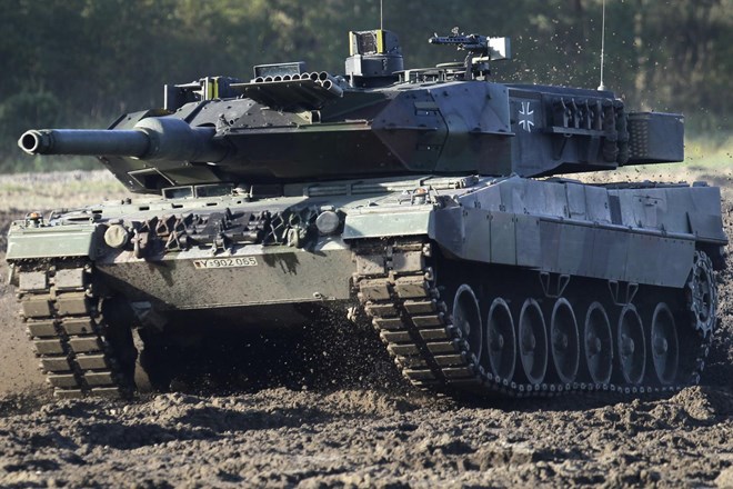 Leopard 2: okretnih 60 ton, ki drvijo 70 kilometrov na uro