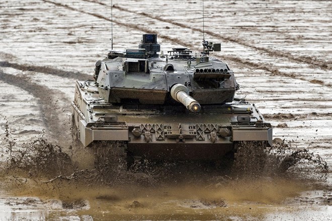 Leopard 2: okretnih 60 ton, ki drvijo 70 kilometrov na uro