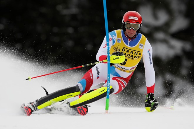 Zenhäusern zmagovalec slaloma v Chamonixu, Grk Ginnis spisal zgodovino