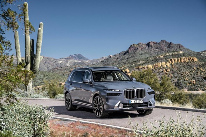 Novosti na prodaj: BMW i7 in X7