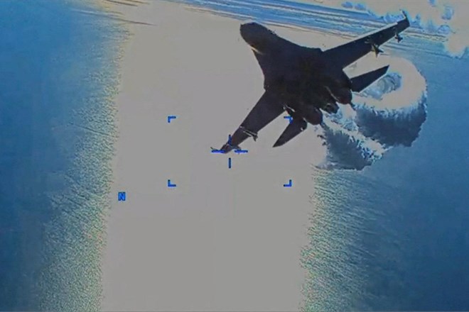 #video ZDA objavile posnetek srečanja ruskih lovcev z ameriškim brezpilotnim letalnikom