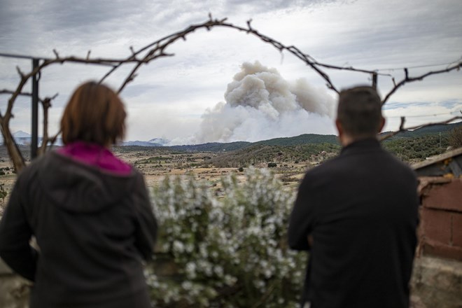 #foto #video V požarih v Španiji od četrtka uničenih 4000 hektarjev površin