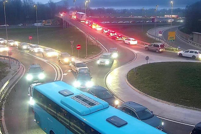 #foto V naletu na primorski avtocesti udeleženih več vozil