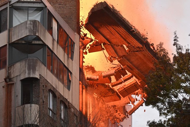 #video Obsežen požar v Sydneyu zajel sedemnadstropno stavbo