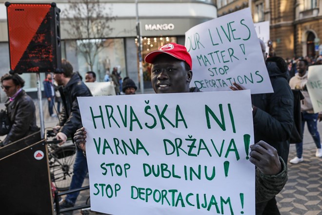 Prosilci za azil še vedno brez zagotovila o ustavitvi vračanj na Hrvaško