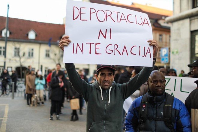 Prosilci za azil še vedno brez zagotovila o ustavitvi vračanj na Hrvaško