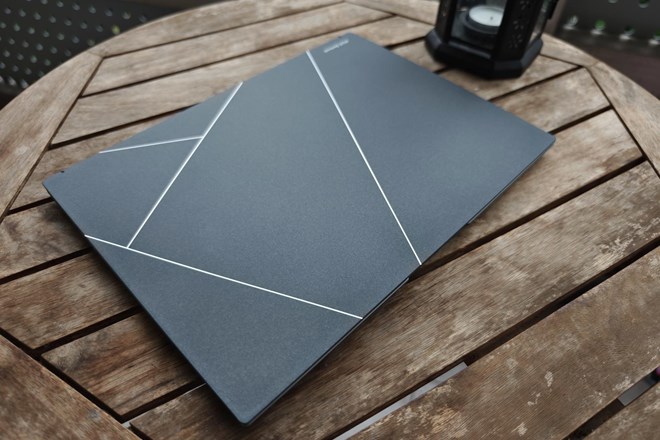 Asus zenbook s13 OLED: Najtanjši prenosnik z zaslonom OLED
