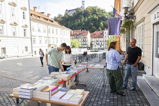 Založba ZRC praznuje 30-letnico, pred knjigarno Azil tudi knjižni sejem