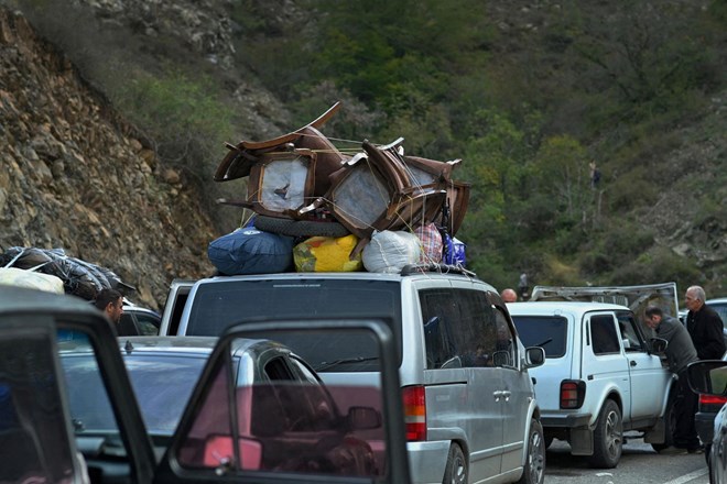 #foto #video Iz Gorskega Karabaha pobegnila večina prebivalcev