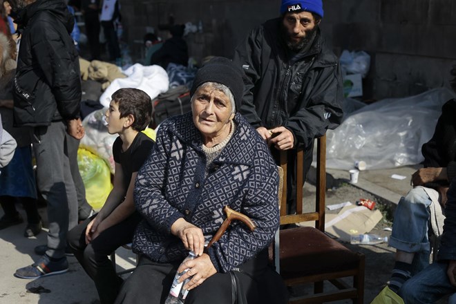 #foto #video Iz Gorskega Karabaha pobegnila večina prebivalcev