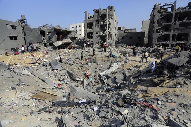 Število mrtvih v Gazi preseglo 9000, zaprla se je tudi edina bolnišnica za zdravljenje raka





