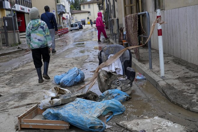 #foto #video Nad Toskano novo neurje, več kot tisoč ljudi evakuiranih in brez elektrike