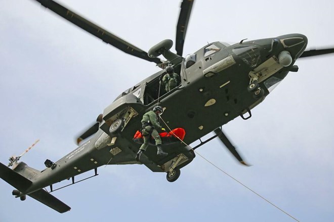 #foto Slovenska vojska kupuje šest italijanskih večnamenskih helikopterjev