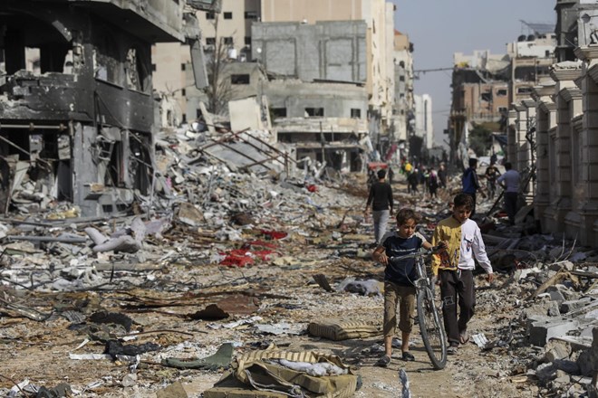 Konec premirja, obnovljeni izraelski napadi na Gazo terjali že 60 življenj
