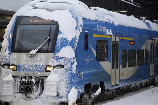 #foto #video Sneženje ohromilo jug Nemčije; München odrezan od sveta