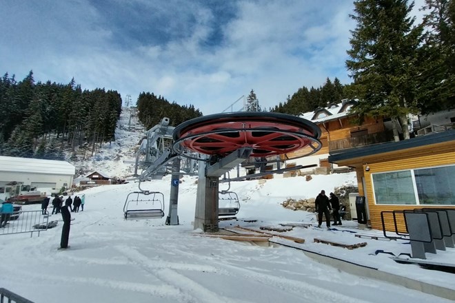 Večina slovenskih smučišč še čaka na sneg