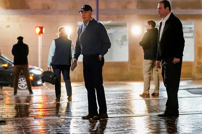 #foto #video Avtomobil trčil v kolono vozil predsednika Joeja Bidna